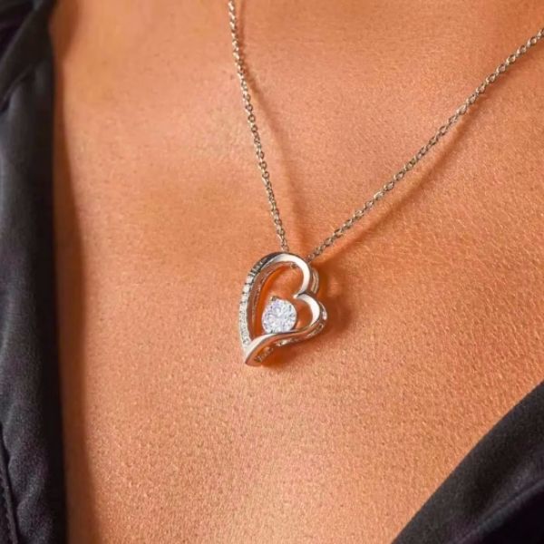 Collar Corazón en Caja de Regalo