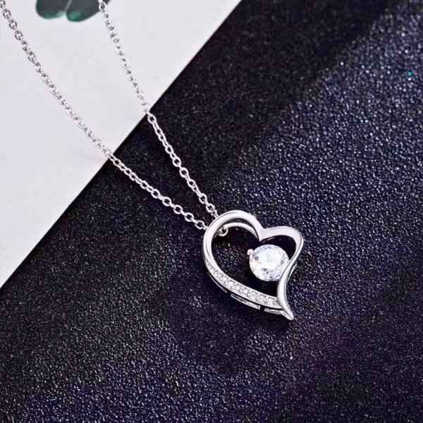 Collar Corazón en Caja de Regalo
