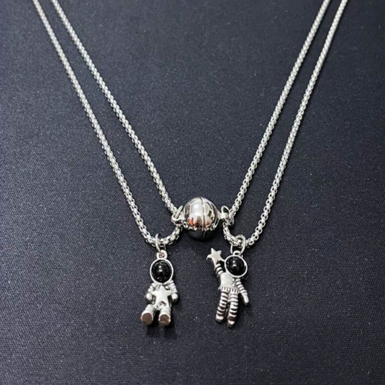 Collar Astronauta en Caja de Regalo